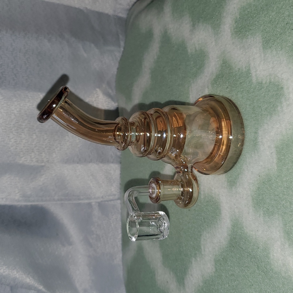 Gold Glass Dab Rig - Picture 2 of 4